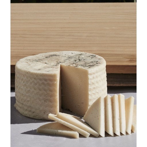 [01331] Queso Puro de Oveja Curado Cincho el kg.